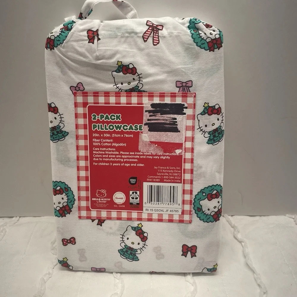 Sanrio Hello Kitty and Friends 2 Pack Pillowcases Christmas Wreaths and Bows NEW